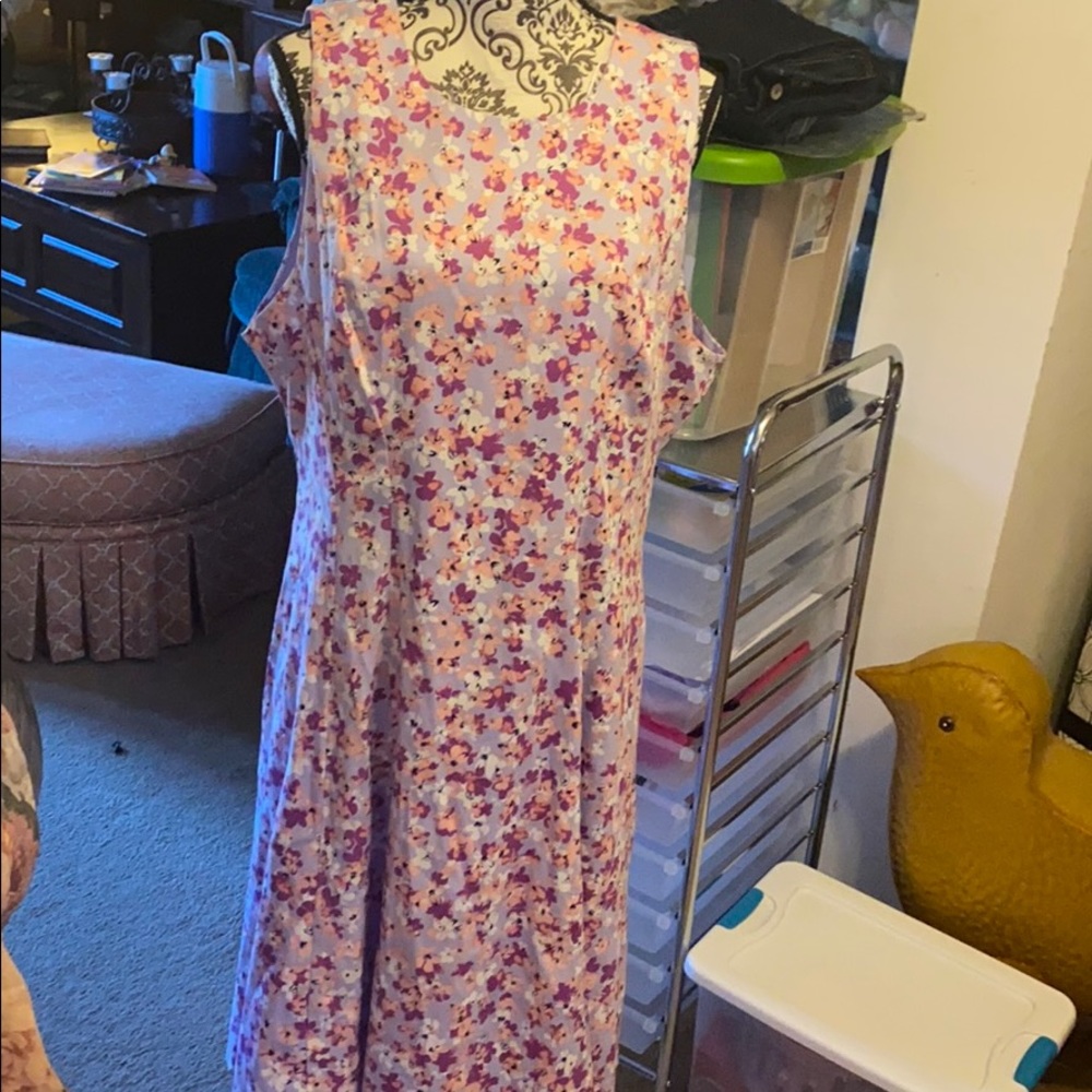 NWT Size 18 floral formal dress